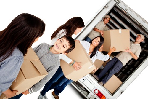 Risk assessment and safe moving practices in Holland Park