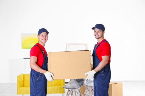 Local office removals team working around Holland Park access challenges