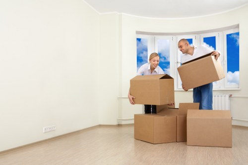 Local moving van service for flats and homes in Holland Park